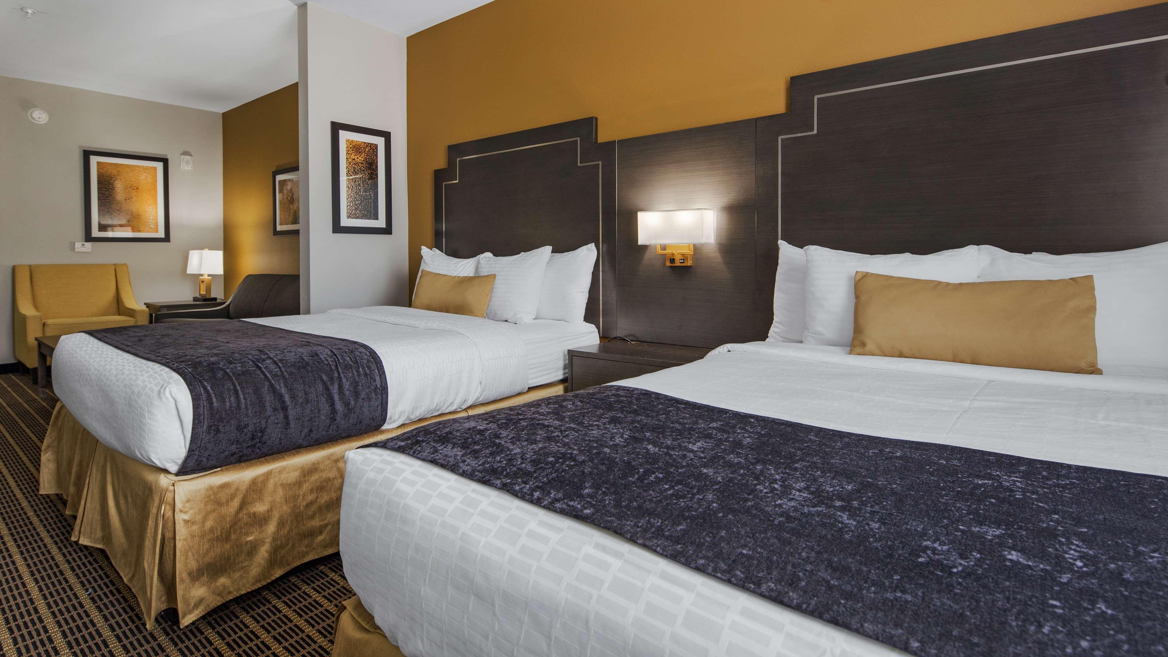 Best Western Plus Regency Park Walker Exterior photo