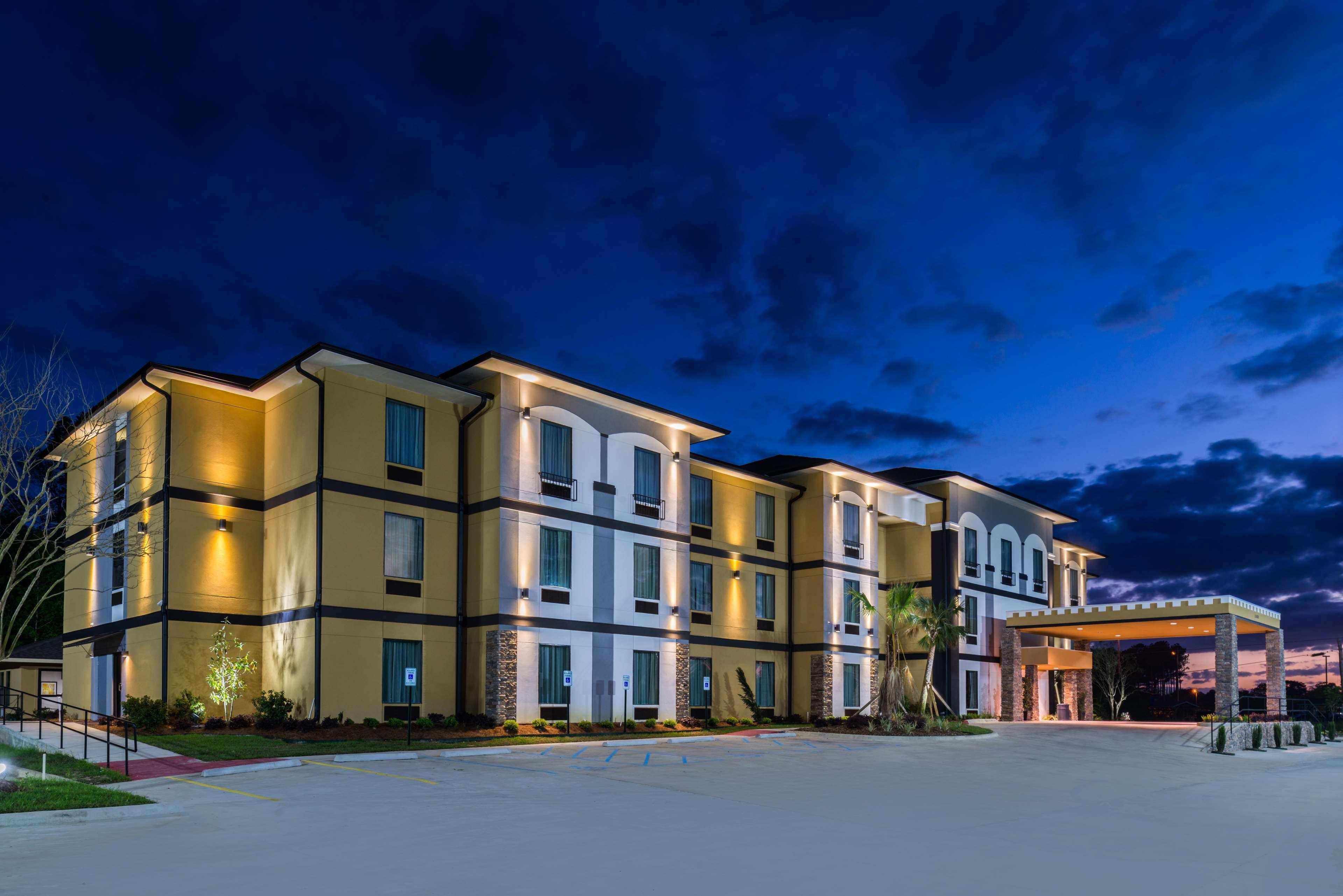 Best Western Plus Regency Park Walker Exterior photo