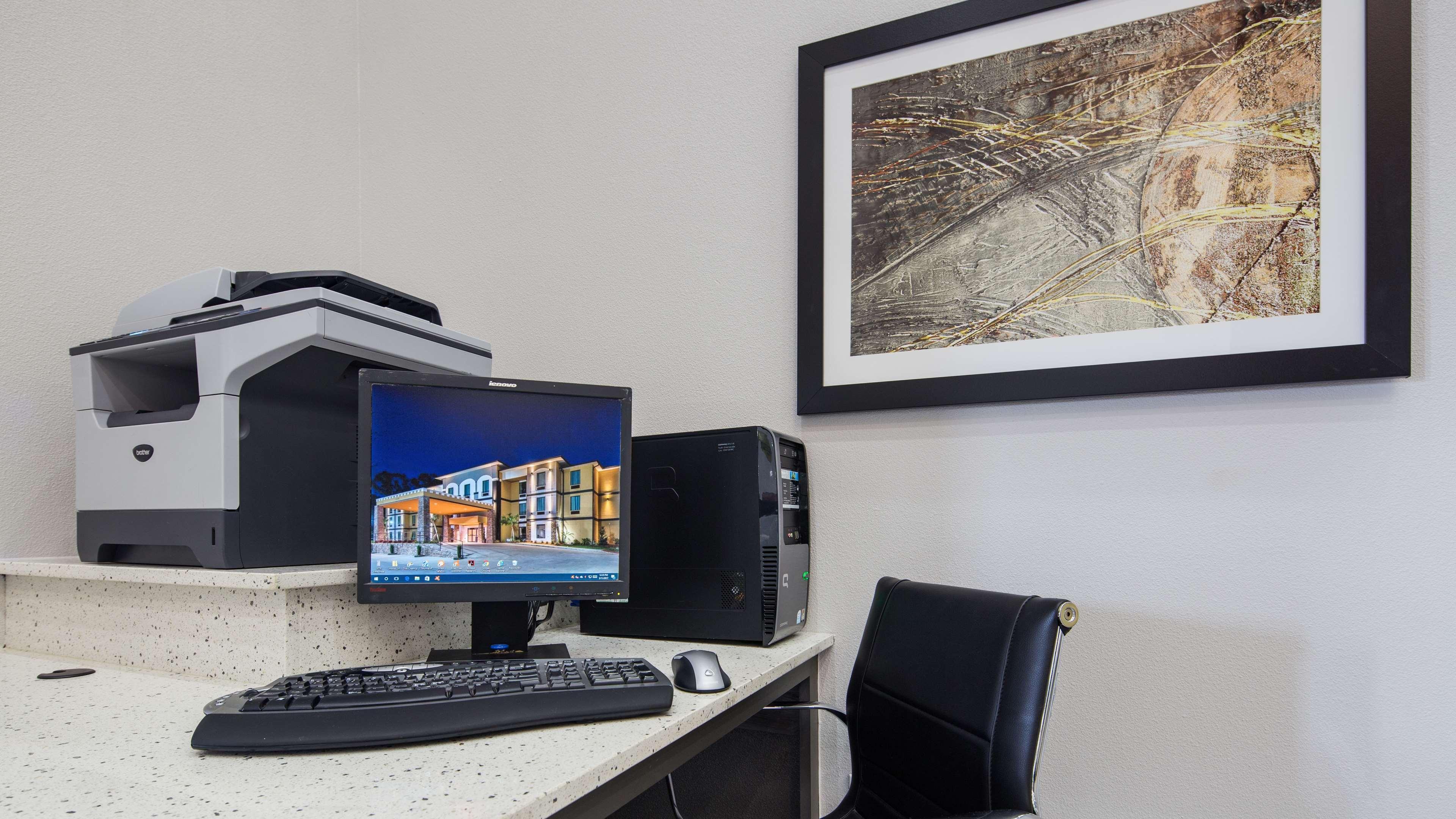 Best Western Plus Regency Park Walker Exterior photo