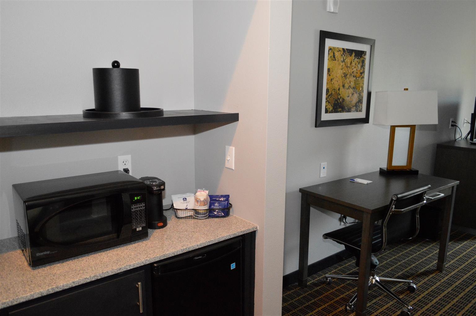 Best Western Plus Regency Park Walker Exterior photo